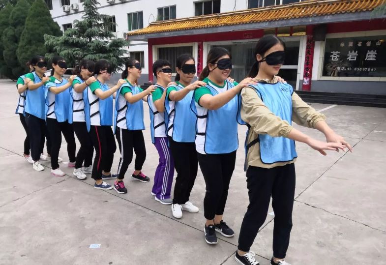 响尾蛇团建