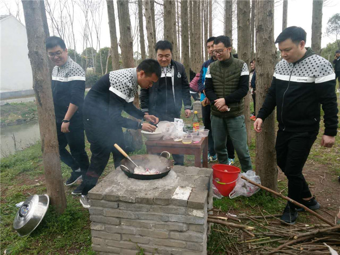 埋锅造饭图片