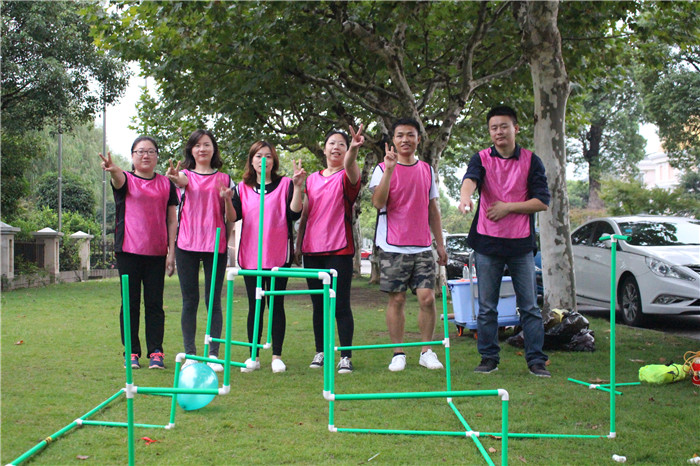 上海浦东滴水湖一天团建活动策划方案，20人左右团建拓展好去处